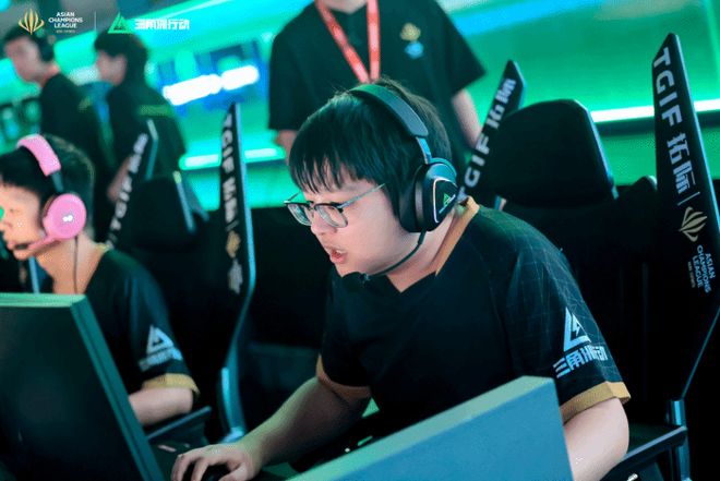 中国球员给 中国球员给